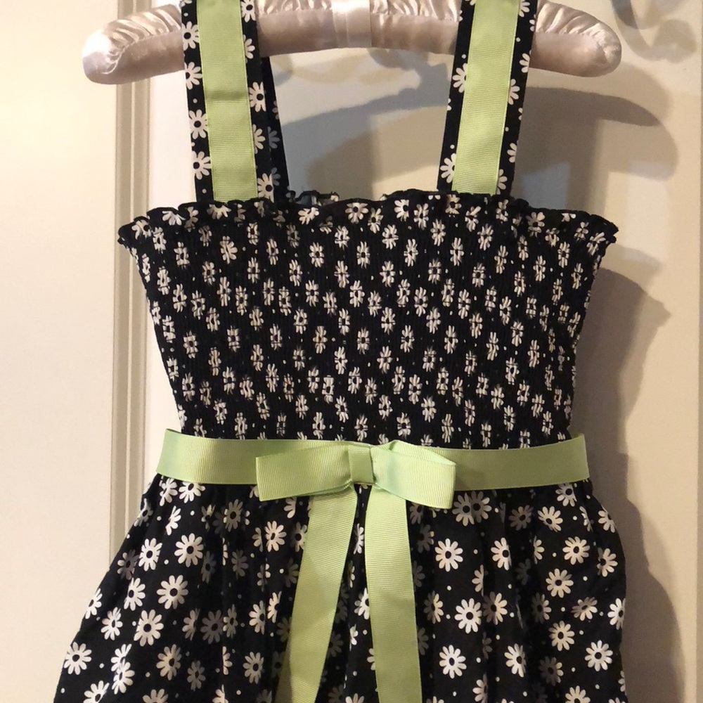 Girls sun dress 👗 So cute!! Size 8
